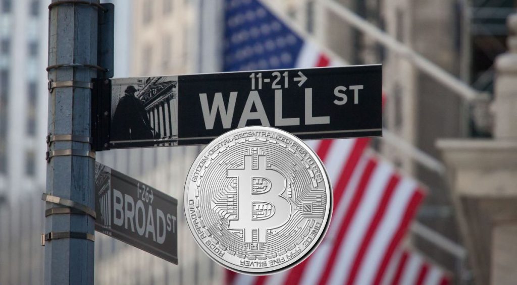 bitcoin-kriptovalyuta-uoll-strit-bitkoin.jpg